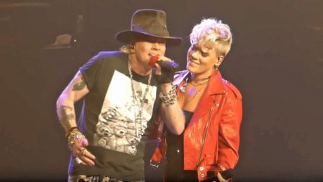 Patience-Guns N Roses με Pink στο MSG