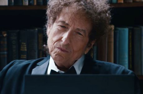 Ο Bob Dylan μιλά σε υπολογιστή στο νέο διαφημιστικό της IBM