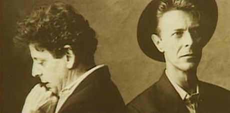 O Philip Glass συμπλήρωσε την τριλογία του Bowie με το Lodger