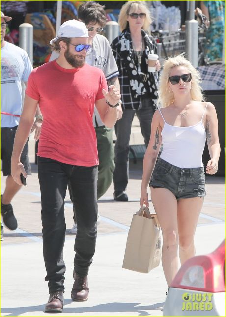 Πόσες φορές έχετε ακούσει το Shallow Νο 1 στην Αγγλία