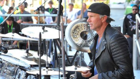 Ο Chad Smith των RHCP στο "Little Kids Rock" Event