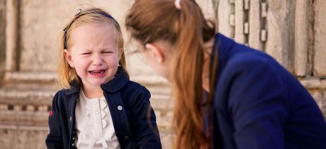 Πώς να πειθαρχείτε το παιδί όταν βρίσκεστε σε δημόσιο χώρο...