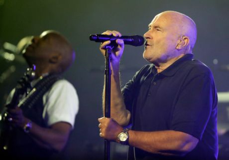 Τον Οκτώβριο, μετά από 12 χρόνια ο Phil Collins για περιοδεία στην Αμερική