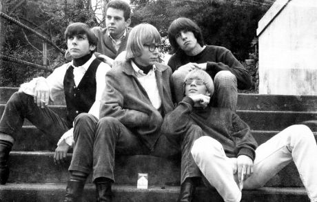 Υπό ένα πρίσμα δέους ταξινομώ τους 'The Chocolate Watch Band' ως μια garage band....