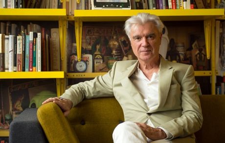 O David Byrne επηρεάζεται από το Hip Hop!