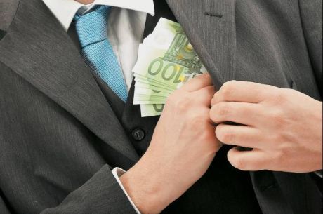 'Εις υγείαν των κορόιδων'!