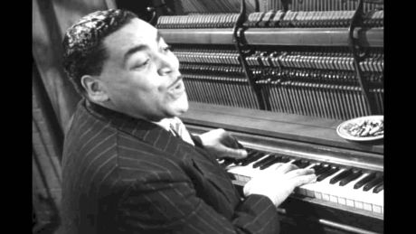 Πετρίδης-Ζουγρής από την πρώτη στιγμή που ανοίγουν τα μάτια τους, μέχρι το τέλος της ημέρας ακούνε ή μιλάνε για μουσική. Η δεκαετία του 1920