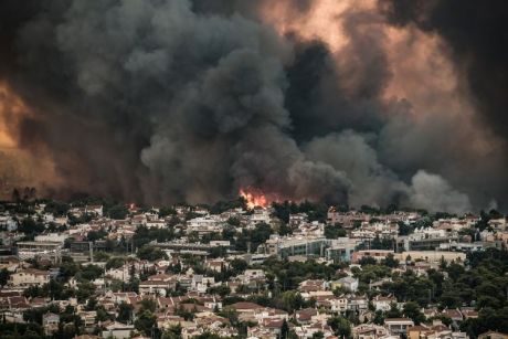 Εθνικό Αστεροσκοπείο: Γιατί πήρε διαστάσεις η φωτιά στη Βαρυμπόμπη