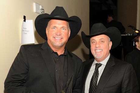 O Garth Brooks  με τον Billy Joel 