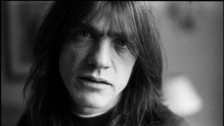 Πέθανε 64 ετών ο κιθαρίστας των AC/DC Malcolm Young