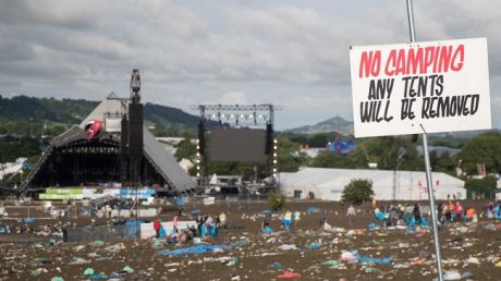 Εικόνες 'καταστροφής' μετά το φεστιβάλ Glastonbury...