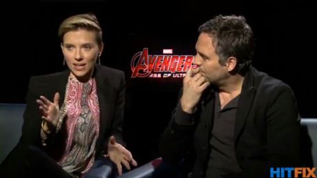 Οι Scarlett Johansson και ο Mark Ruffalo μιλούν για το 'Avengers: Age of Ultron'