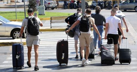 Υπάρχει στο περιβάλλον σας κάποιος που να νόσησε από Covid 19;