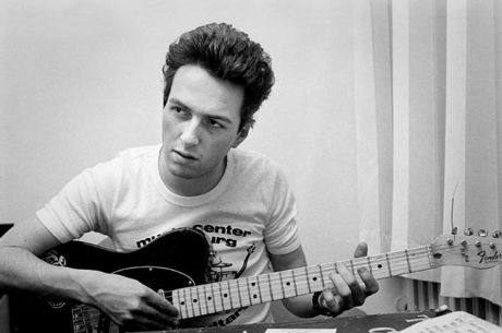 Joe Strummer - Ο Εκφραστής μιας γενιάς..