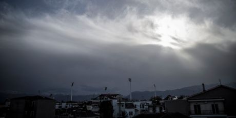 Πού θα βρέξει: Χειμωνιάτικο σήμερα το σκηνικό με καταιγίδες και χαλάζι 