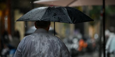 Έρχονται βροχές, καταιγίδες και πτώση θερμοκρασίας