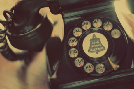 Θα μου δώσεις το τηλέφωνο σου; τόσες προσδοκίες σε μία φράση