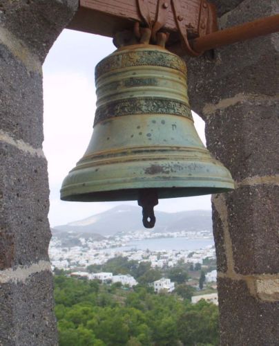 Για ποιον κτυπά η καμπάνα