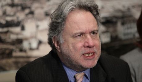 Ο νόμος Κατρούγκαλου και τα προβλήματα της χώρας που θυμίζουν τον σκύλο που κυνηγάει την ουρά του.