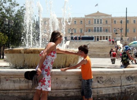 Ελληνική Καρδιολογική Εταιρεία: Συστάσεις για την προστασία των καρδιοπαθών από τον καύσωνα