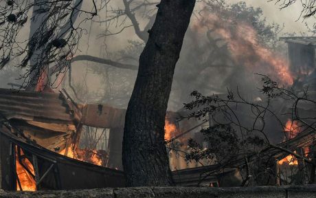 Θεέ μου, τι τραγωδία, πληροφορίες για άλλους 20 νεκρούς σε ταβέρνα στα σύνορα Μάτι με Νέα Μάκρη