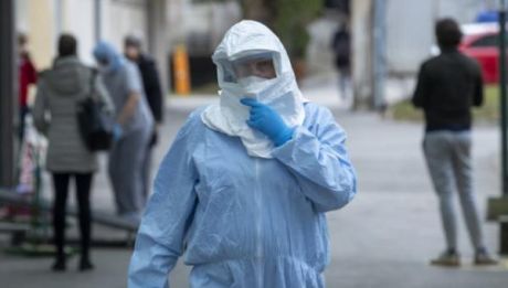 Ο κορωνοϊός χτύπησε και τρίτη πόλη – Στα εννέα τα κρούσματα