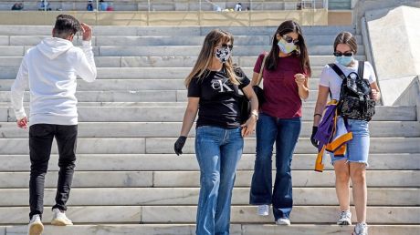 824 διασωληνωμένοι, 91 θάνατοι, θα είχε ενδιαφέρον να ξέραμε αν κάποιος από αυτούς είχε εμβολιασθεί ή όχι