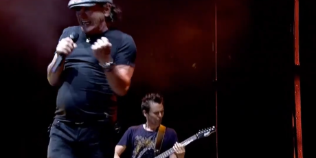 Muse & Brian Johnson - Back in black στο Reading
