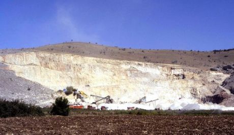 Ανθρώπινη απόγνωση: Έριξε το αυτοκινητό του στον γκρεμό που σκοτώθηκε η 20χρονη κόρη του