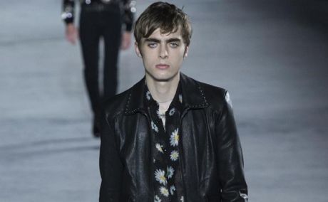 Ο γιος του Liam Gallagher των Oasis είναι το νέο πρόσωπο γνωστού οίκου μόδας