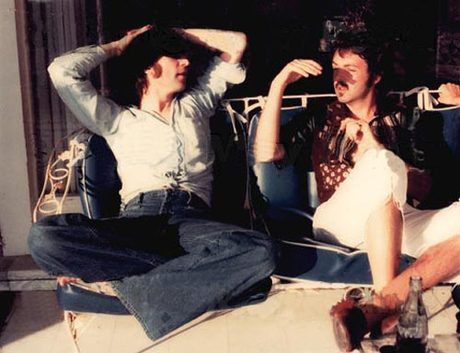 Η τελευταία φωτογραφία του John Lennon με τον Paul McCartney...
