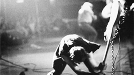 Εσείς μπορείτε να βρείτε ποια είναι αυτά τα 12 albums από τα 70's...;