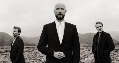 Madrugada - Nobody Loves You Like I Do