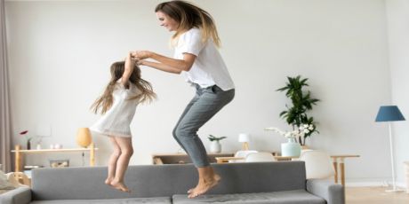 Μένουμε σπίτι, διαβάζουμε βιβλία, ακούμε μουσική, βλέπουμε ταινίες