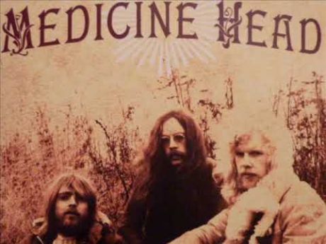 Medicine Head - Dark Side Of The Moon, Η όποια ομοιότητα περιορίζεται στον τίτλο...