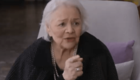 Μαίρη Λίντα: Η φωνή της παραμένει δυνατή και αγαπημένη σε  ηλικία 86 ετών