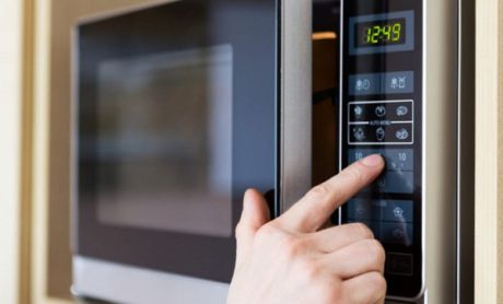 Πέντε άγνωστοι κίνδυνοι από τον φούρνο μικροκυμάτων...