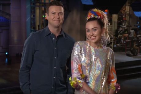 Hands Of Love-Miley Cyrus,θα εγκαινιάσει & το SNL