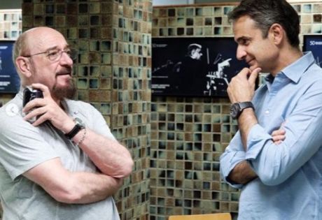 Μη μπερδεύετε τη μουσική με την πολιτική