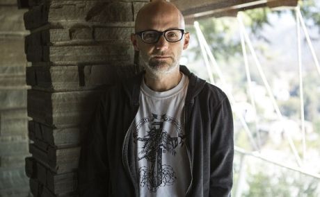 Ο Moby πουλά ολόκληρη την δισκοθήκη του για καλό σκοπό
