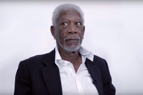 O Morgan Freeman διαβάζει τους στίχους του Lose Your Self του Justin Bieber