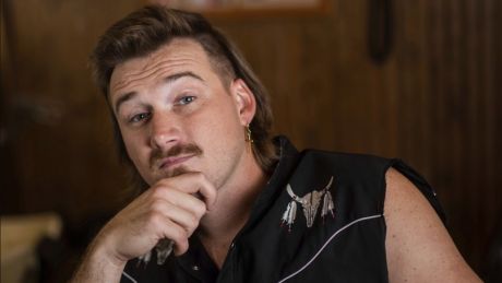 Σε Περιορισμό τα τραγούδια του Morgan Wallen - Αποκάλεσε γείτονα του νέγρο, ενώ επέστρεφε σπίτι του μεθυσμένος