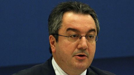 Μόσιαλος: Η χώρα δεν αντέχει νέο lockdown - Να μάθουμε να ζούμε με τον κορωνοϊό