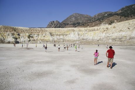 634 Λεπτά Μέσα στο ΗφαΙστειο - Μουσική εκτός Στέγης