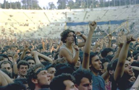 Τραγούδια που θυμούνται με νοσταλγία όσοι είναι γύρω στα 40 