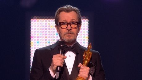 O Gary Oldman για τον David Bowie στα Βρετανικά βραβεία ...