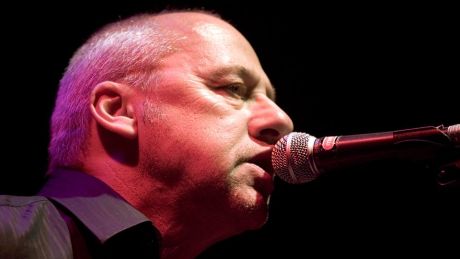 Mark Knopfler στο BBC με διασκευή στο The Boxer και το δικό του Romeo and Juliet