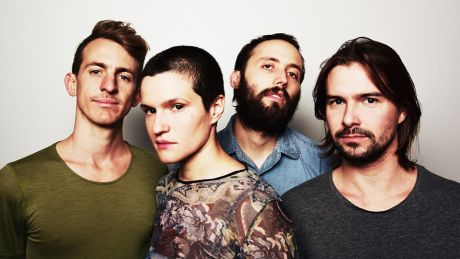 Not-Big Thief στον Stephen Colbert