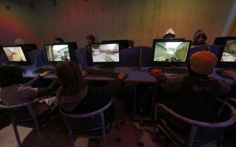 Τα ηλεκτρονικά παιχνίδια αλλοιώνουν τον χαρακτήρα των εφήβων;