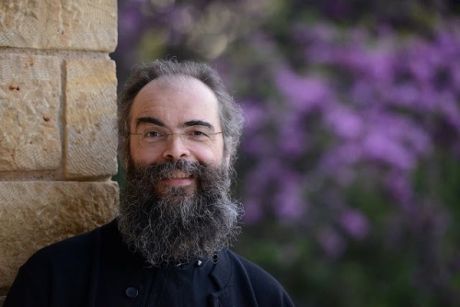 Πατήρ Ανδρέας Κονανός: Ο,τι μας συμβαίνει κατά βάθος το ζητάμε